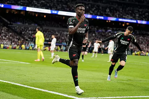 تقارير: أرسنال يتفق مع ساكا على تجديد عقده